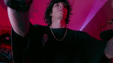     online show from October 2025 03:18:01 AM