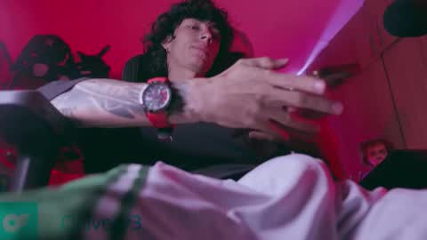     online show from November 2025 02:43:02 AM