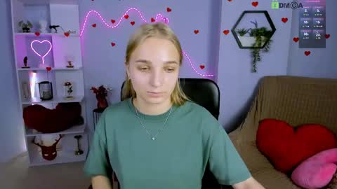 Snapshot of ollivia_dream chatting on June 2026 07:09:02 AM Ollivia online show from June 2026 07:09:02 AM