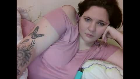 Snapshot of olyafire chatting on December 2024 06:40:01 PM OlyaFire online show from December 2024 06:40:01 PM