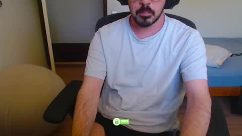 Snapshot of omisoluckyguy chatting on June 2026 11:45:01 AM lucky guy online show from June 2026 11:45:01 AM