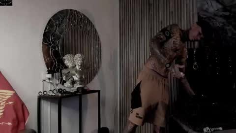     ... online show from October 2025 07:58:01 PM