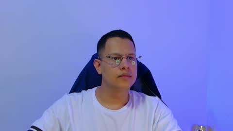 Liam online show from April 2026 06:53:01 PM