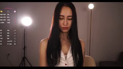 Mia online show from May 2026 02:46:01 PM