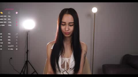 Mia online show from May 2026 06:09:01 PM