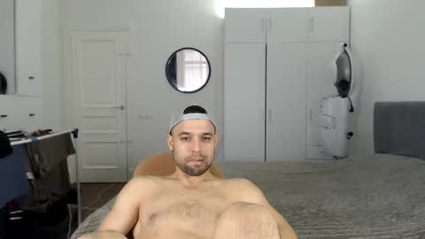 onebestlover online show from February 2026 08:23:02 AM