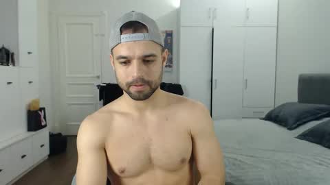 onebestlover online show from June 2026 07:57:01 AM