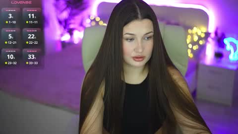 L A Y A online show from September 2025 07:08:02 AM