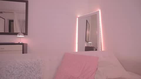 Ariel online show from October 2025 10:10:02 PM