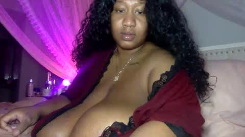 onlineerica online show from November 2025 04:12:01 AM