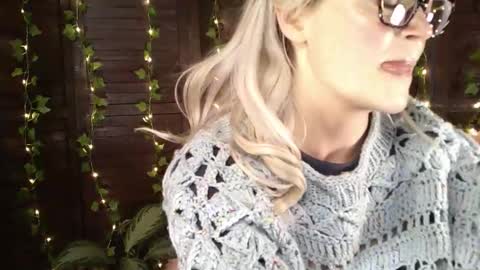 Snapshot of only_one_onyx chatting on December 2025 03:23:01 AM Onyx online show from December 2025 03:23:01 AM