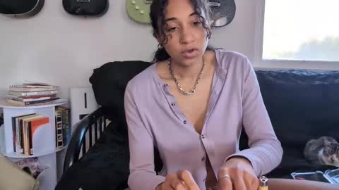 Snapshot of onlystrings chatting on February 2025 12:05:01 AM Duo online show from February 2025 12:05:01 AM