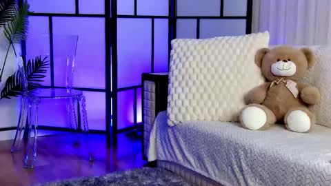 Xandra online show from November 2025 05:51:02 AM