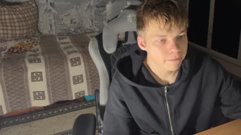 Snapshot of oofcblesssexx chatting on December 2024 01:29:02 AM bless god online show from December 2024 01:29:02 AM