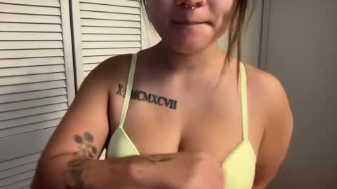 Snapshot of oohhellothere chatting on September 2025 05:54:01 AM Miss Girly online show from September 2025 05:54:01 AM