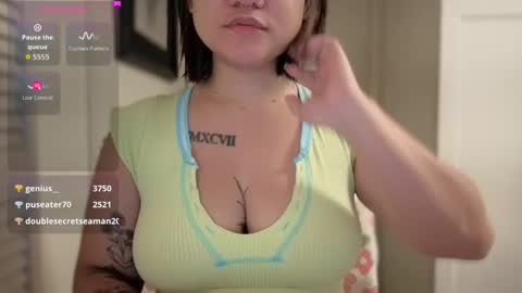 Snapshot of oohhellothere chatting on March 2026 08:50:02 AM Miss Girly online show from March 2026 08:50:02 AM