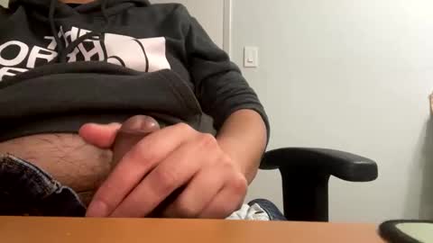 Snapshot of ooiskyfalloo chatting on December 2025 03:02:02 AM ooiskyfalloo online show from December 2025 03:02:02 AM