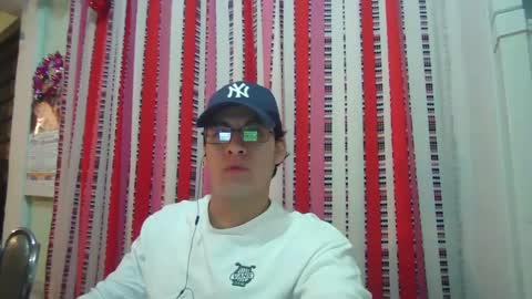oomaurooo online show from December 2024 06:19:02 AM