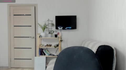 Snapshot of oops_britney chatting on September 2025 07:05:01 PM Britney online show from September 2025 07:05:01 PM