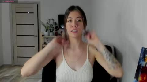 Snapshot of oops_britney chatting on October 2025 04:35:02 PM Britney online show from October 2025 04:35:02 PM