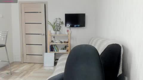 Snapshot of oops_britney chatting on October 2025 06:01:01 AM Britney online show from October 2025 06:01:01 AM