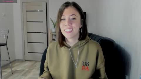 Snapshot of oops_britney chatting on October 2025 04:36:02 PM Britney online show from October 2025 04:36:02 PM