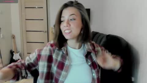 Snapshot of oops_britney chatting on November 2025 06:46:01 AM Britney online show from November 2025 06:46:01 AM