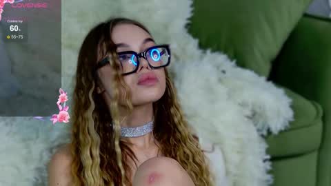 Snapshot of opheliarizz chatting on March 2026 04:42:01 PM Ophelia online show from March 2026 04:42:01 PM