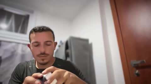 Snapshot of or690 chatting on October 2025 05:52:01 PM or online show from October 2025 05:52:01 PM