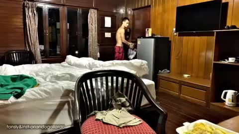 Fansly and Instagram -  online show from November 2025 11:32:02 AM