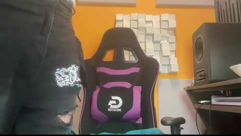 Oscar Steel Savage online show from February 2025 09:41:01 AM