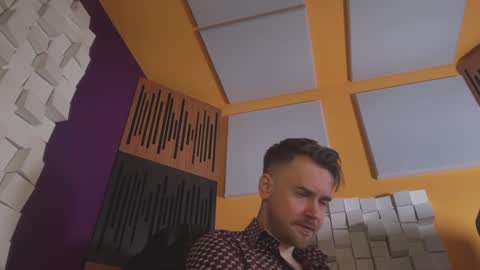 Oscar Steel Savage online show from March 2025 11:39:01 PM