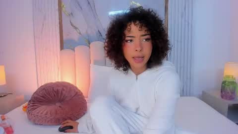 Snapshot of oshun_25 chatting on March 2025 11:55:02 AM Oshun online show from March 2025 11:55:02 AM