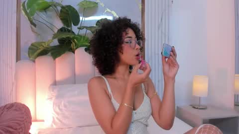 Snapshot of oshun_25 chatting on March 2025 11:53:01 AM Oshun online show from March 2025 11:53:01 AM