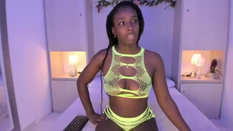 oshun_444 online show from June 2026 12:14:02 PM