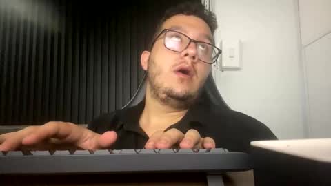 Snapshot of osomalicioso chatting on September 2025 05:12:01 AM juan online show from September 2025 05:12:01 AM