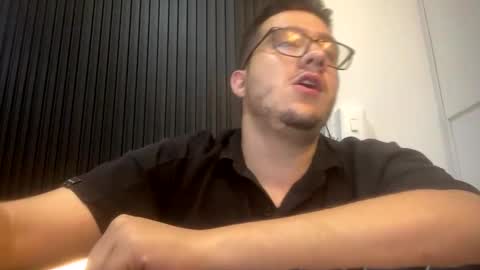 Snapshot of osomalicioso chatting on October 2025 09:54:02 AM juan online show from October 2025 09:54:02 AM