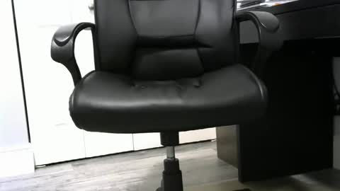 Ossi online show from October 2025 10:56:01 PM