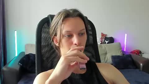 Snapshot of ostin_meoww chatting on June 2026 07:28:01 AM Ostin online show from June 2026 07:28:01 AM