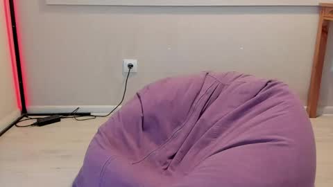 Otis online show from May 2026 06:14:01 PM