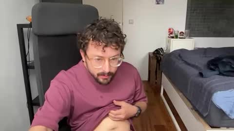 Snapshot of ovidius96 chatting on October 2025 02:03:02 PM ovidius96 online show from October 2025 02:03:02 PM