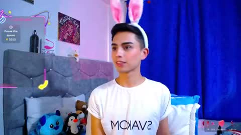 Owen  Independent model  online show from October 2025 07:05:02 PM