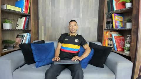 Owen online show from October 2025 12:03:01 PM