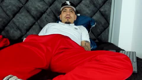 O W E N - S T O N E online show from November 2025 12:27:01 PM