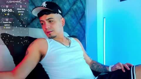 O W E N - S T O N E online show from December 2025 01:05:02 PM