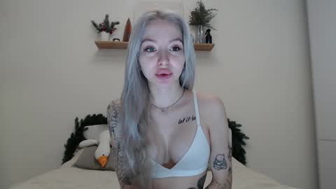 Snapshot of oxsashabloomxo chatting on December 2024 01:51:02 AM Sasha online show from December 2024 01:51:02 AM