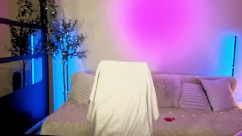 Snapshot of oxy_foxie chatting on March 2026 05:35:01 PM Oxy Foxie online show from March 2026 05:35:01 PM