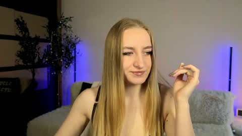 Snapshot of oxy_foxie chatting on April 2026 03:31:02 PM Oxy Foxie online show from April 2026 03:31:02 PM