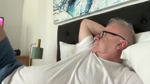 ozhairybearxxxx online show from December 2024 06:52:01 AM