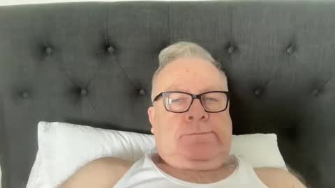 ozhairybearxxxx online show from March 2025 12:31:01 AM